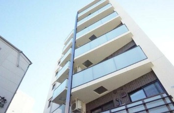 【外観】 | moderato ogikubo | 鉄筋コンクリート造のがっちりとした建物。