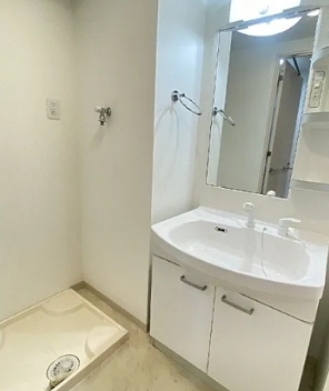 ラクラス新大阪の洗面所