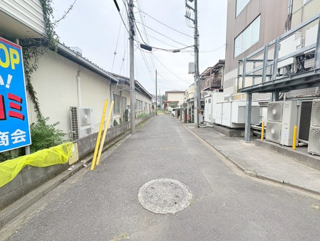 狭山市富士見2丁目　建築条件なし売地　西武新宿線『狭山市駅』徒歩14分　【富士見小学区】の前面道路含む現地写真