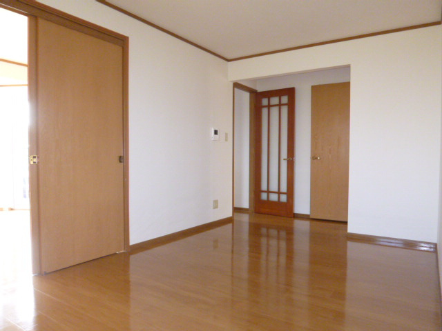 レーベン中畝Ｂの居間・リビング