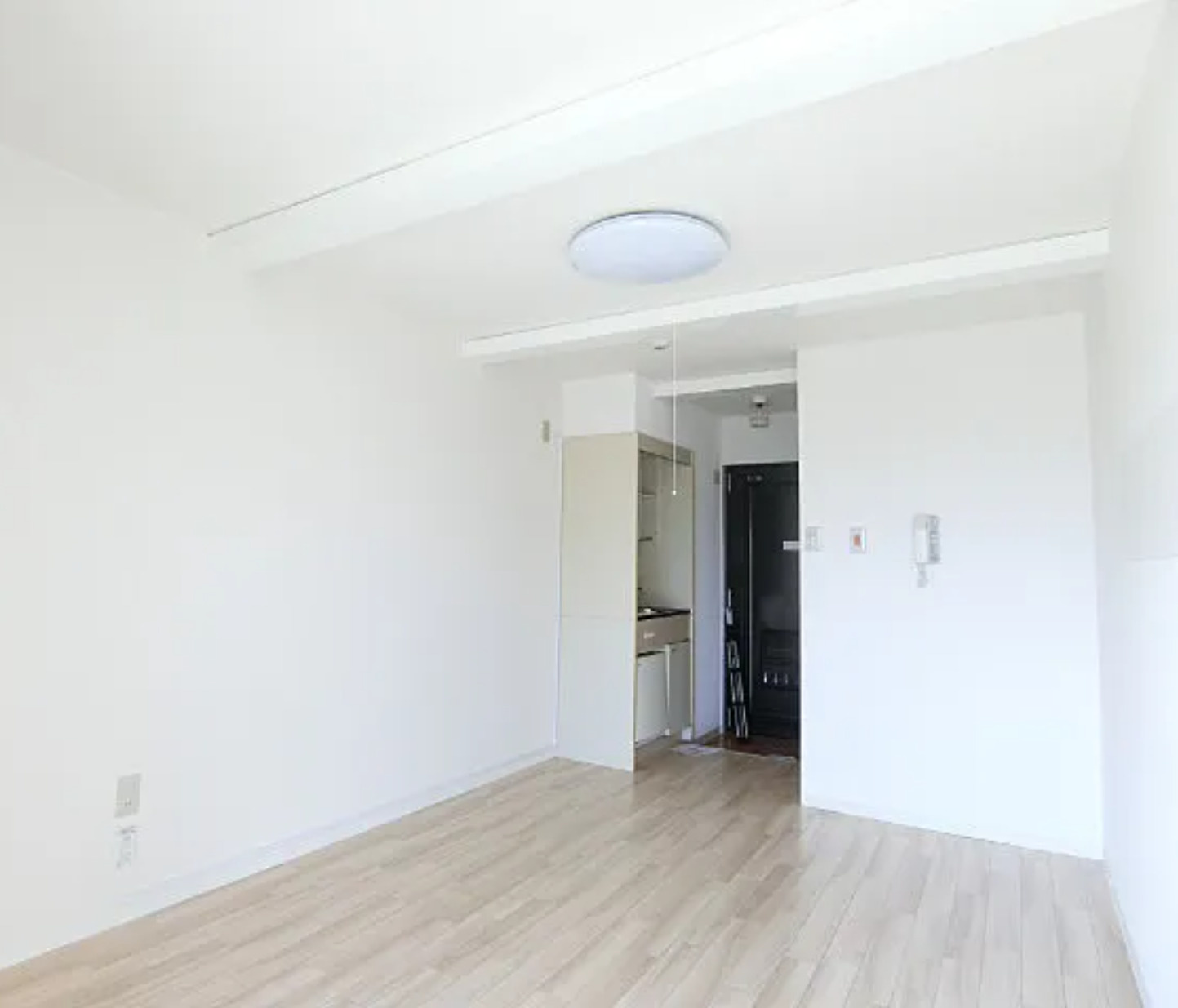 ★ポータル未掲載★　【大阪府】茨木市　1棟売りマンションの洋室