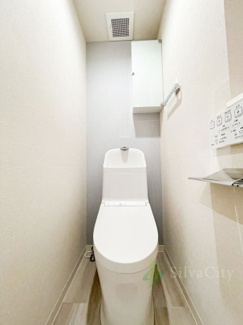 【トイレ】 | アゼリアコート | トイレ温水便座機能付き