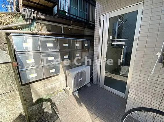 メゾンミズカワのエントランス