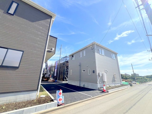武蔵村山市中原　新築戸建　全7棟の前面道路含む現地写真