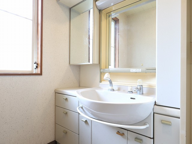 赤磐市馬屋戸建の独立洗面台