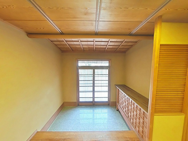 赤磐市馬屋戸建の玄関