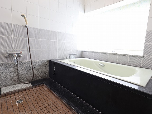 赤磐市馬屋戸建の浴室