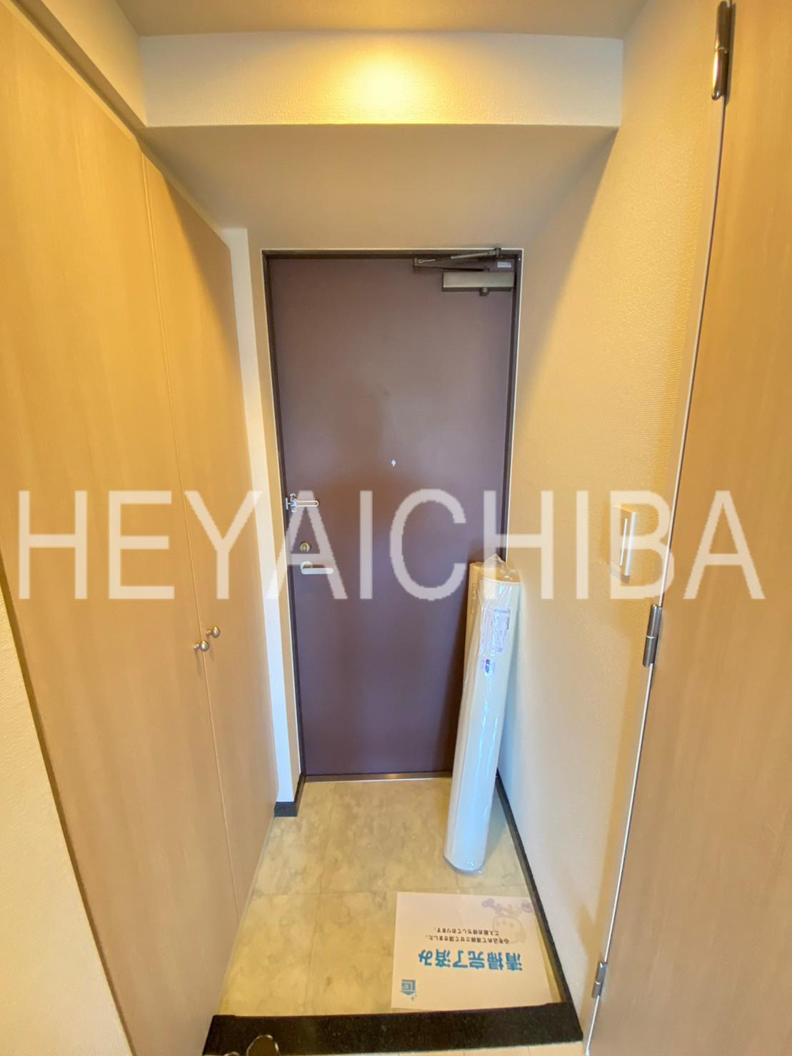 シュールフローレの玄関