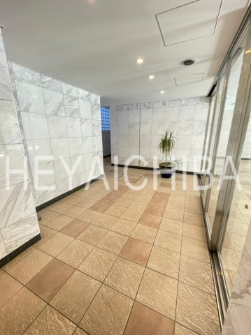 シュールフローレのロビー