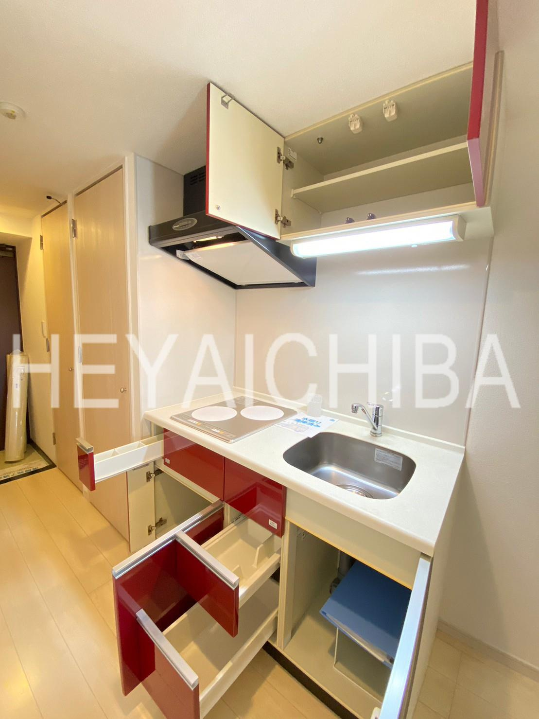 シュールフローレのキッチン|収納