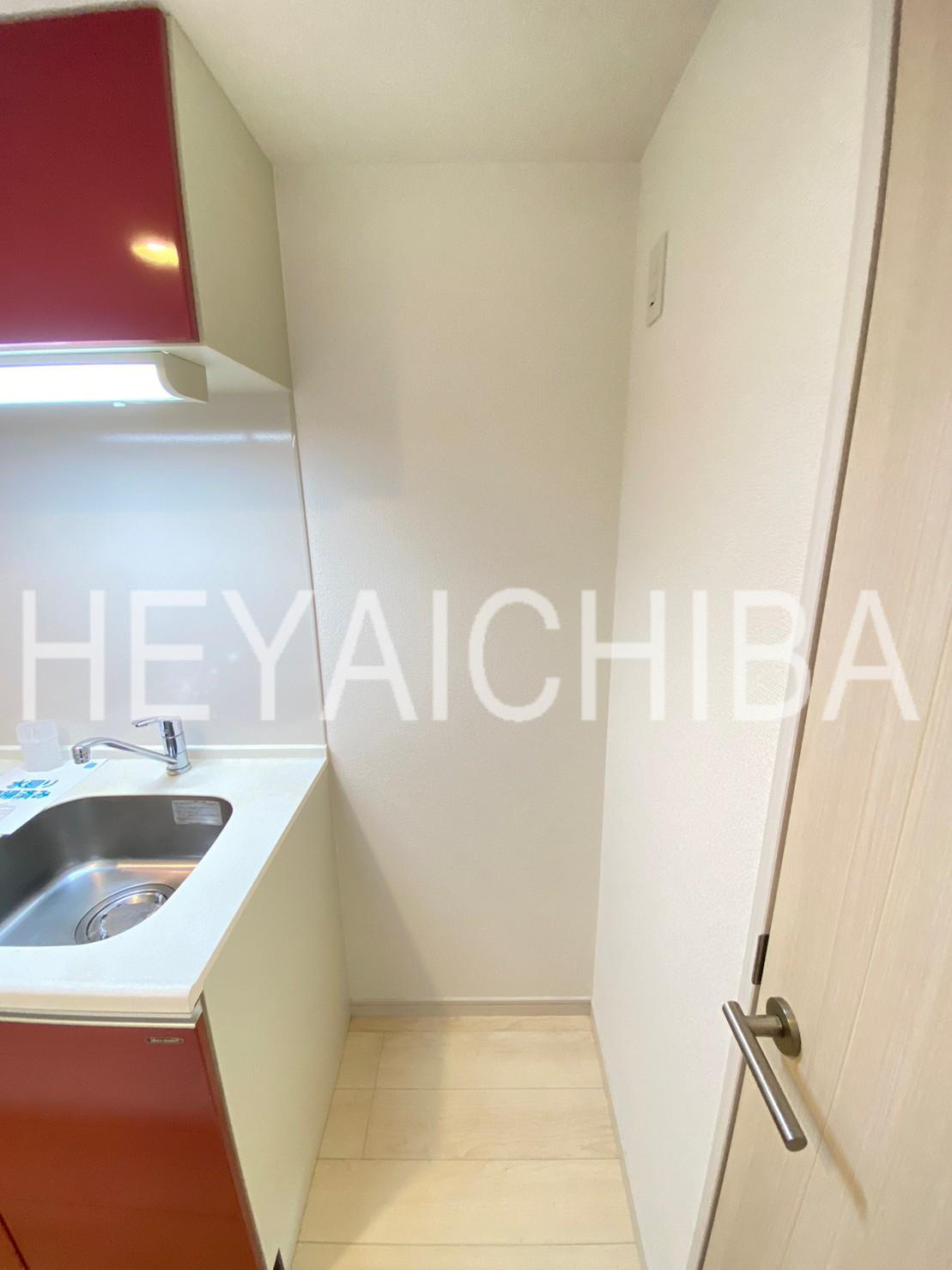 シュールフローレのキッチン|冷蔵庫置場