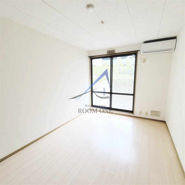 アーバンスクエアの居間・リビング|洋室のお部屋です。