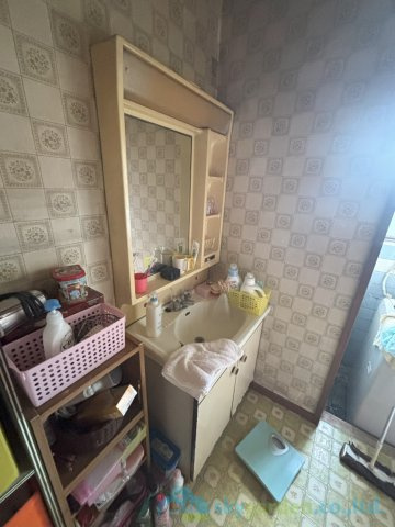 秦野市沼代新町　中古戸建の独立洗面台