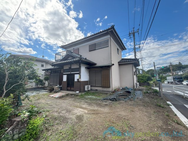 秦野市沼代新町　中古戸建の外観