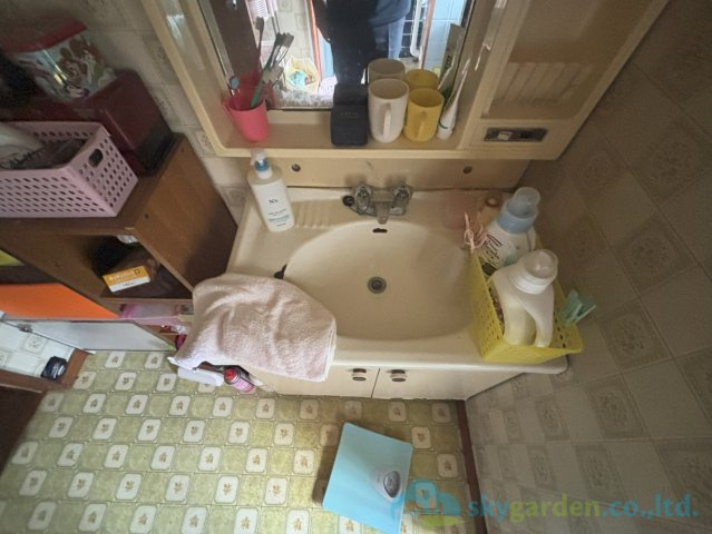 秦野市沼代新町　中古戸建の独立洗面台