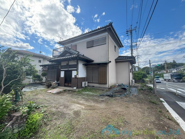 秦野市沼代新町　中古戸建の外観