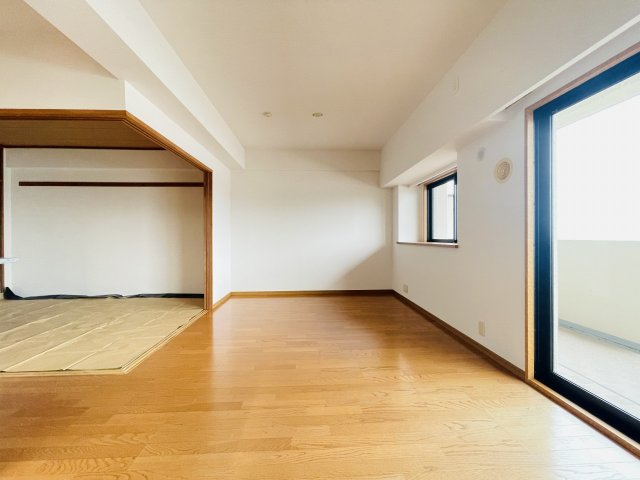 【居間・リビング】 | エバーライフネアシティ筑紫野 | 2000年築、広さ約82平米超4LDK【ペット可】【駐車場空き有】【二日市東小】