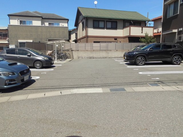 エルビエントⅡの駐車場