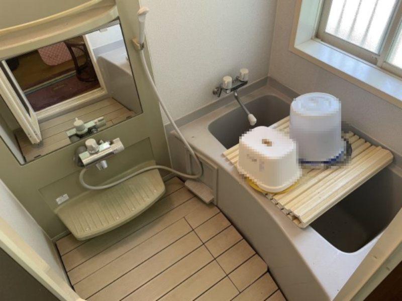 高島市今津町今津中古戸建の浴室