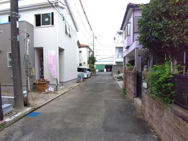 新築／志木中宗岡3丁目の前面道路含む現地写真|建物外観を気になさる方へ、見た目の良い物件です