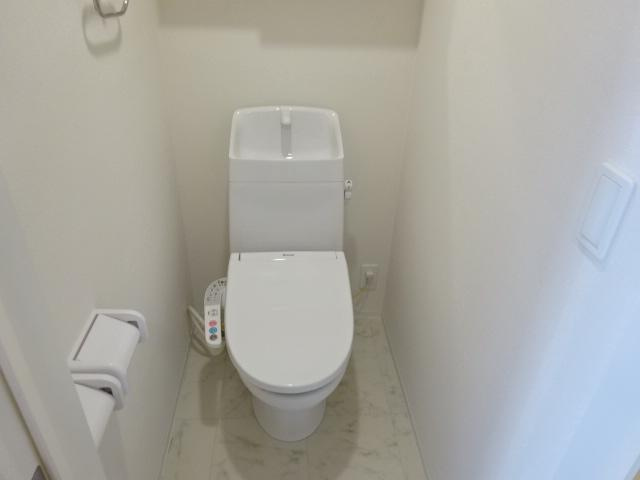 フォーレスト　ガーデンのトイレ|シャワー付トイレ