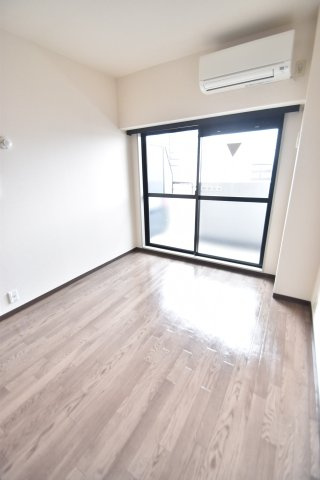 大阪市都島区都島南通２丁目の賃貸マンションの居間・リビング