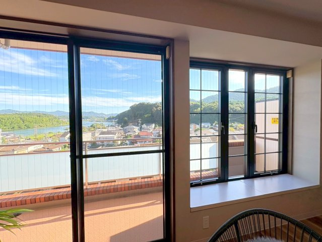 京阪「石山寺」駅まで徒歩４分＆２沿線利用可◆天然木リノベーション◆南向き４ＬＤＫ◆ペット可の居間・リビング|リビングからの眺望