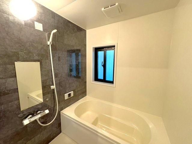 京阪「石山寺」駅まで徒歩４分＆２沿線利用可◆天然木リノベーション◆南向き４ＬＤＫ◆ペット可の浴室|浴室