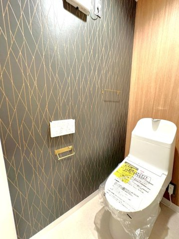 京阪「石山寺」駅まで徒歩４分＆２沿線利用可◆天然木リノベーション◆南向き４ＬＤＫ◆ペット可のトイレ|トイレ