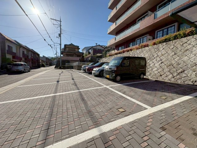 京阪「石山寺」駅まで徒歩４分＆２沿線利用可◆天然木リノベーション◆南向き４ＬＤＫ◆ペット可の駐車場|駐車場