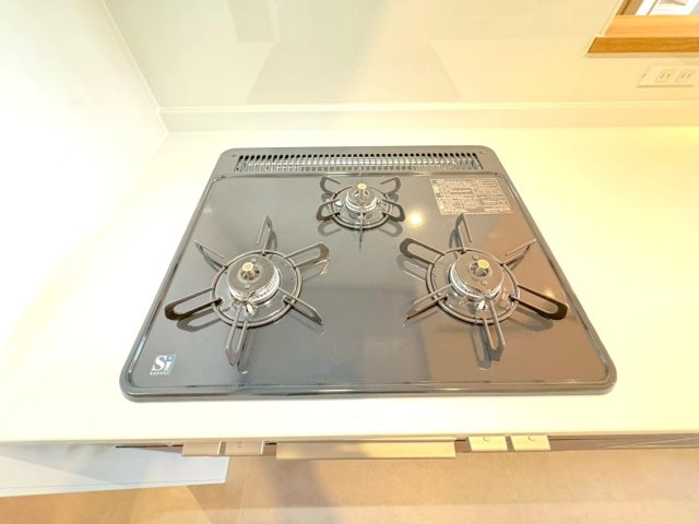 京阪「石山寺」駅まで徒歩４分＆２沿線利用可◆天然木リノベーション◆南向き４ＬＤＫ◆ペット可のキッチン|ガスコンロ
