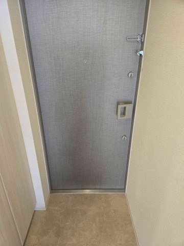 LUMIEC HONCHO EASTの玄関