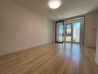 【内装】 | スピネル | 明るい色調の室内です