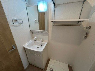 【洗面所】 | スピネル | 明るい洗面所です