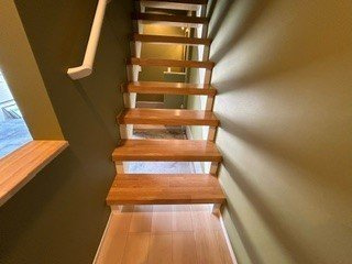 【内装】 | スピネル | 明るい色調の室内です