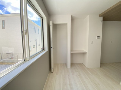 【居間・リビング】 | 読谷村大湾2期（全5棟）1号棟 | 1号棟　LDK18.75帖♪リビング収納＋カウンター付き♪