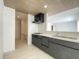 【キッチン】 | 読谷村大湾2期（全5棟）ラスト1号棟 | 1号棟　ビルトイン食洗機付き♪カウンター付きパントリー付き♪