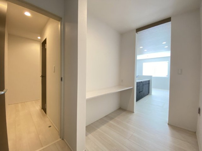 【収納】 | 読谷村大湾2期（全5棟）1号棟 | 1号棟　カウンター付きパントリー付き♪