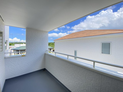 【バルコニー】 | 読谷村大湾2期（全5棟）1号棟 | 1号棟　インナーバルコニー♪