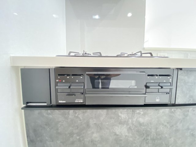 【キッチン】 | 読谷村大湾2期（全5棟）1号棟 | 1号棟　便利なグリル♪