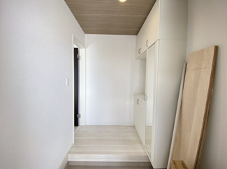 【玄関】 | 読谷村大湾2期（全5棟）ラスト1号棟 | 1号棟　十分な収納付き玄関♪