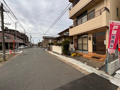 【前面道路含む現地写真】 | LIGARE西区枇杷島3期全1棟【枇杷島小　天神山中】 | LINEから簡単お問合せ可能！
友達検索で@nqk7328tです！。