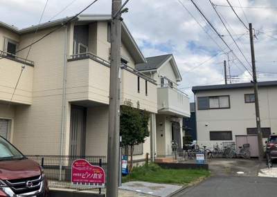 【外観】 | レフィー二小田急相模原 | お持ちの車種によっては前面道路が広い方が便利でしょう。しかし、前面道路が広ければその分交通量が多くなるため、騒音などが気になる場合があります。実際に現地を見学し、周辺交通量や騒音などを確認しましょう！