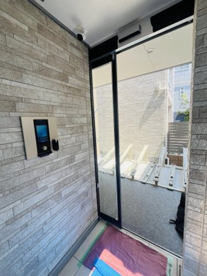 【エントランス】 | リブリ・梅島 | 落ち着いたエントランスです