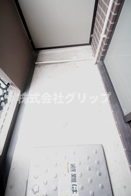 グリフィン横浜・桜木町六番館のバルコニー