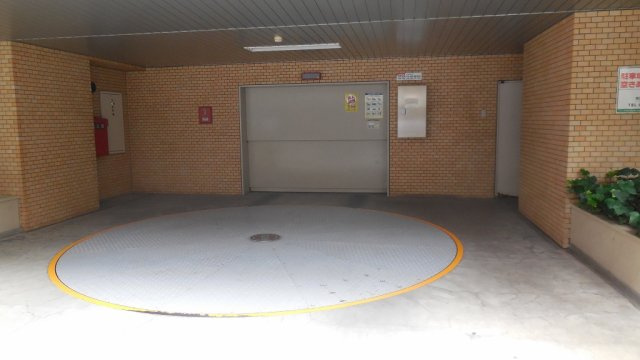 朝日巣鴨マンションの駐車場