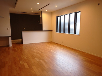 【居間・リビング】 | 泉台二丁目29番7号（A-15）