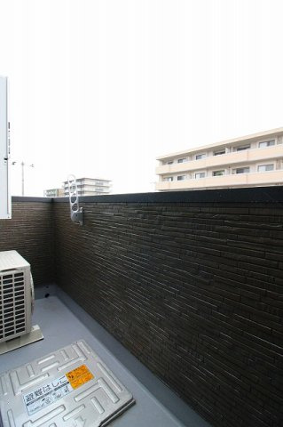 THE NOBLES 周船寺のバルコニー|広々としたバルコニーです