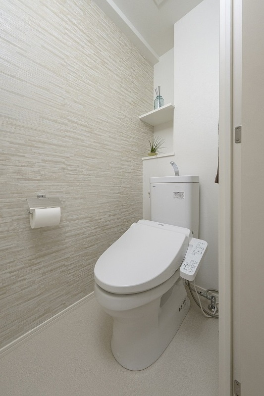 新品家具付きマンション舞鶴19(KaGood福岡)のトイレ|シンプルで使いやすいトイレです