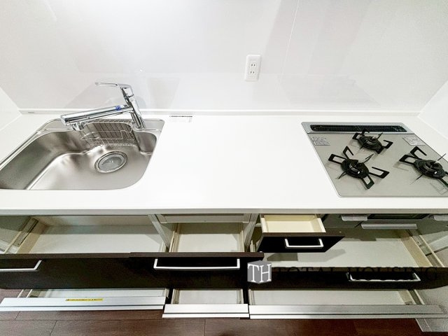 【キッチン】 | 琴似4条シティハウスB棟 | 料理を楽しむキッチンスペース。使いやすさと心地よい暮らしを追及し、愛着を持って使い続けられる空間へ。